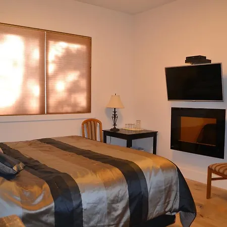Radium Elk Park B & B Radium Hot Springs Room photo
