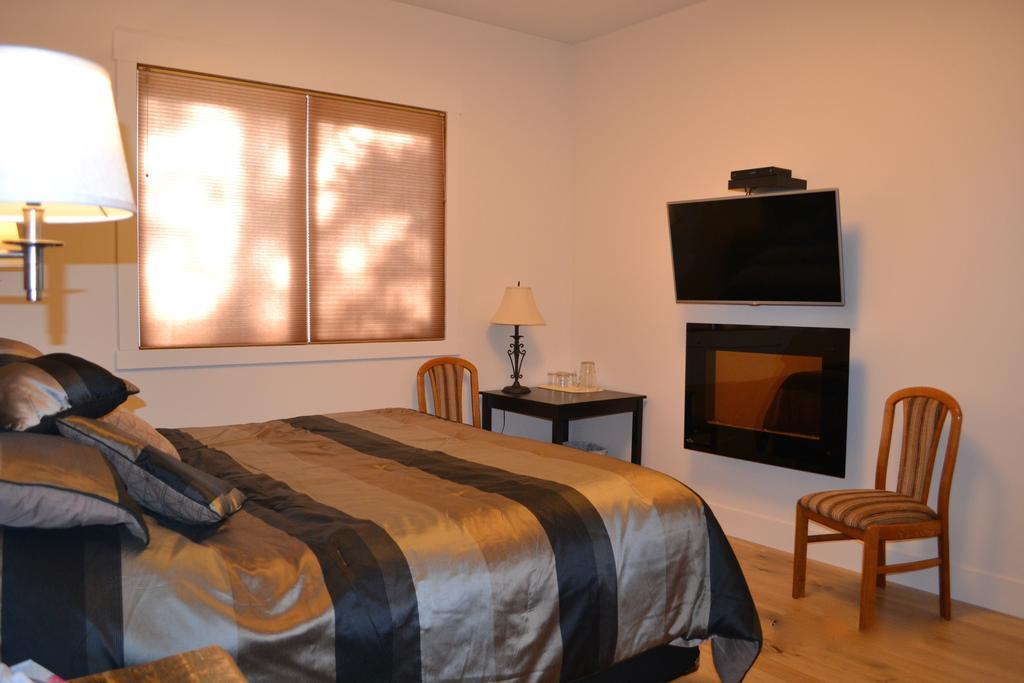 Radium Elk Park Apartment
