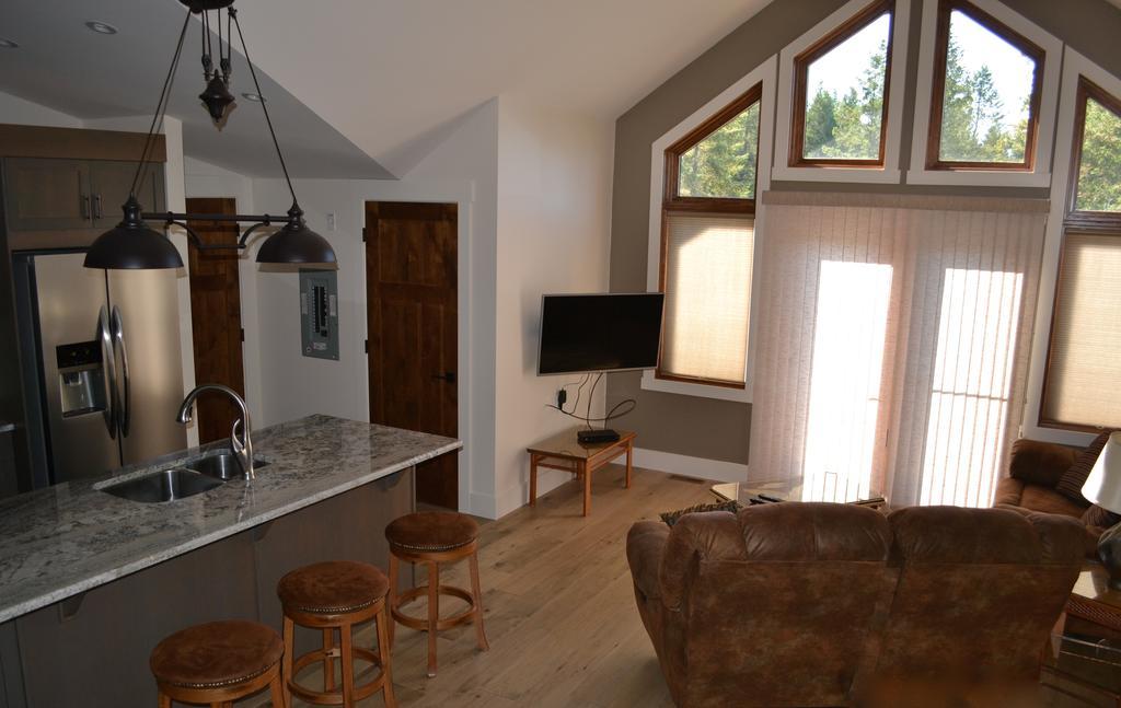 Radium Elk Park Apartment *